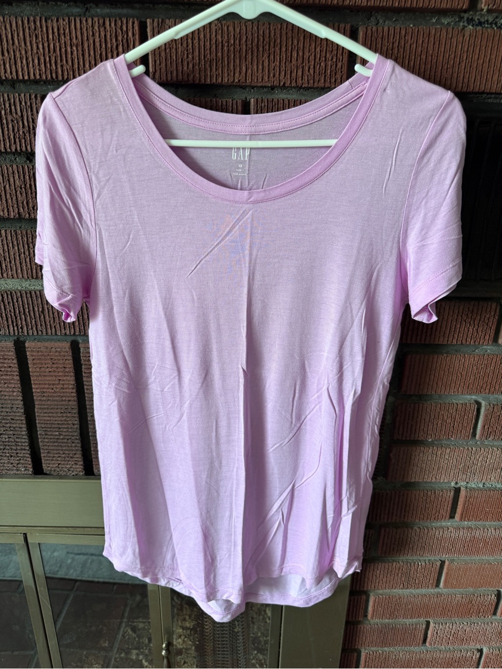 GAP Women’s Pale Lavender Short Sleeve Scoop Neck Tee